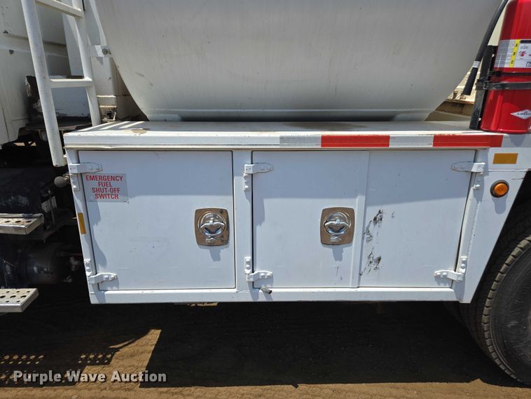 image for item FB9418 2008 Sterling L8500 fuel / lube truck