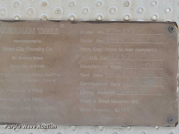 image for item FB9418 2008 Sterling L8500 fuel / lube truck