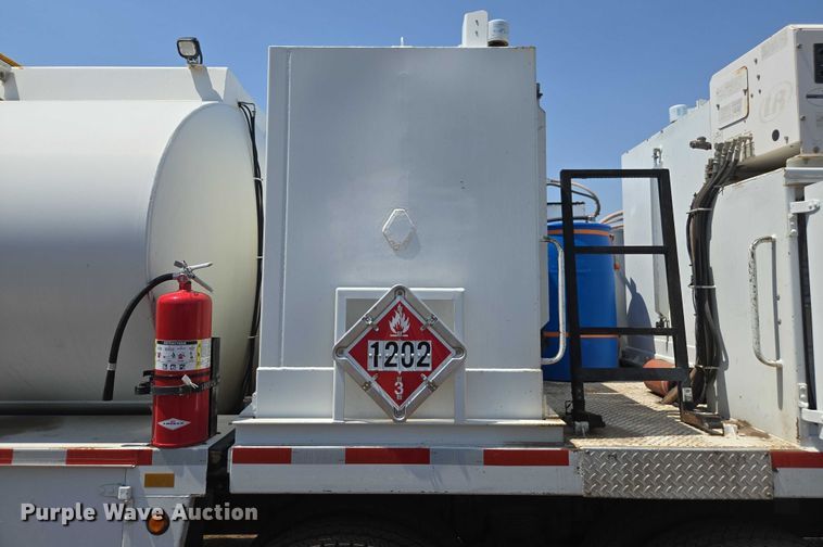 image for item FB9418 2008 Sterling L8500 fuel / lube truck