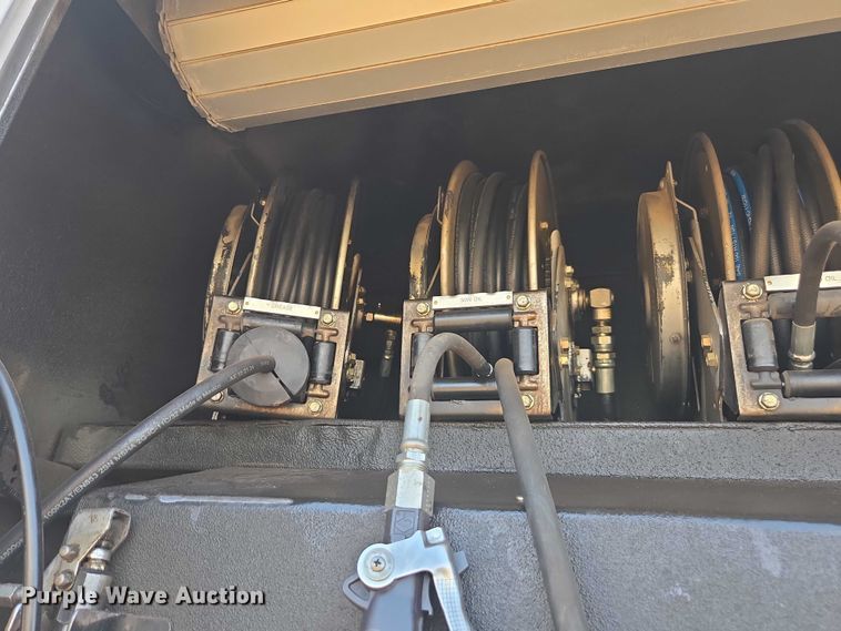 image for item FB9418 2008 Sterling L8500 fuel / lube truck