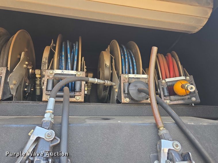 image for item FB9418 2008 Sterling L8500 fuel / lube truck