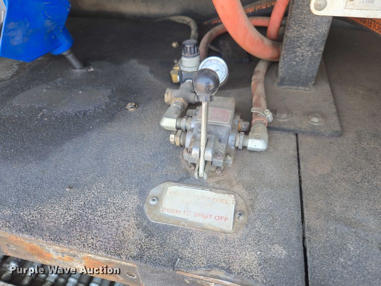 image for item FB9418 2008 Sterling L8500 fuel / lube truck