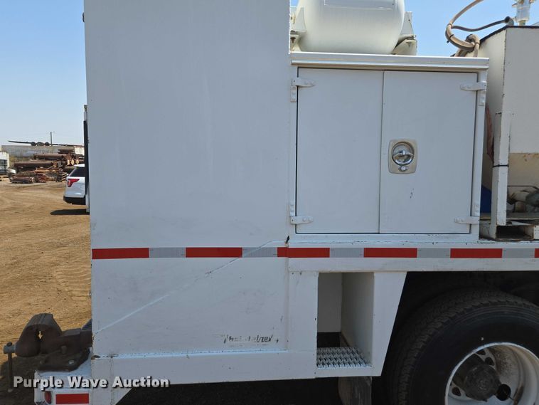 image for item FB9418 2008 Sterling L8500 fuel / lube truck