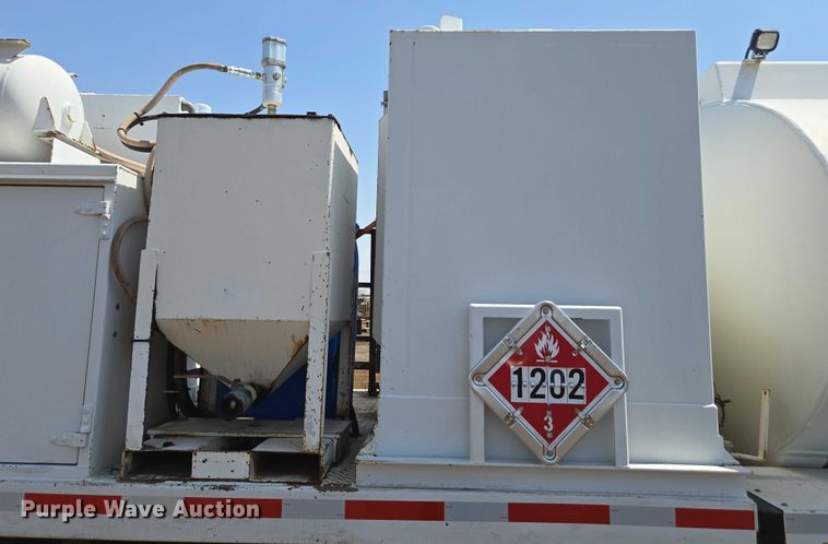 image for item FB9418 2008 Sterling L8500 fuel / lube truck