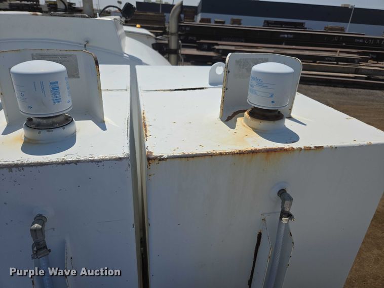 image for item FB9418 2008 Sterling L8500 fuel / lube truck