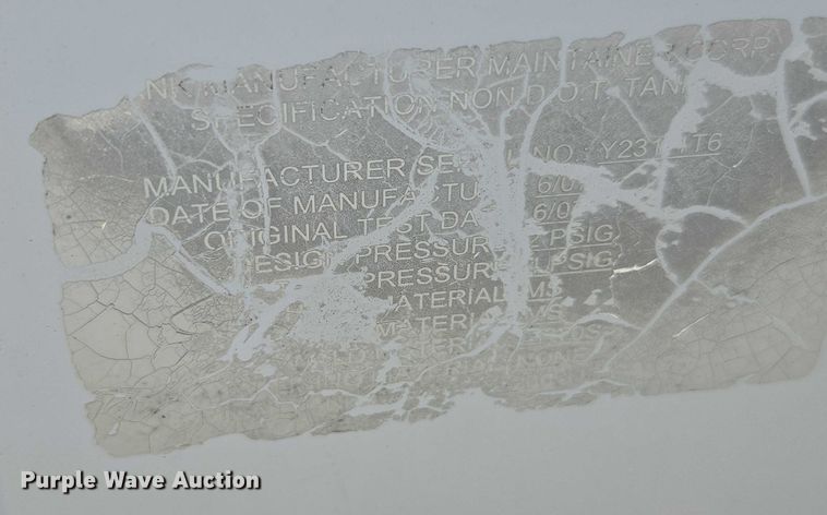 image for item FB9418 2008 Sterling L8500 fuel / lube truck