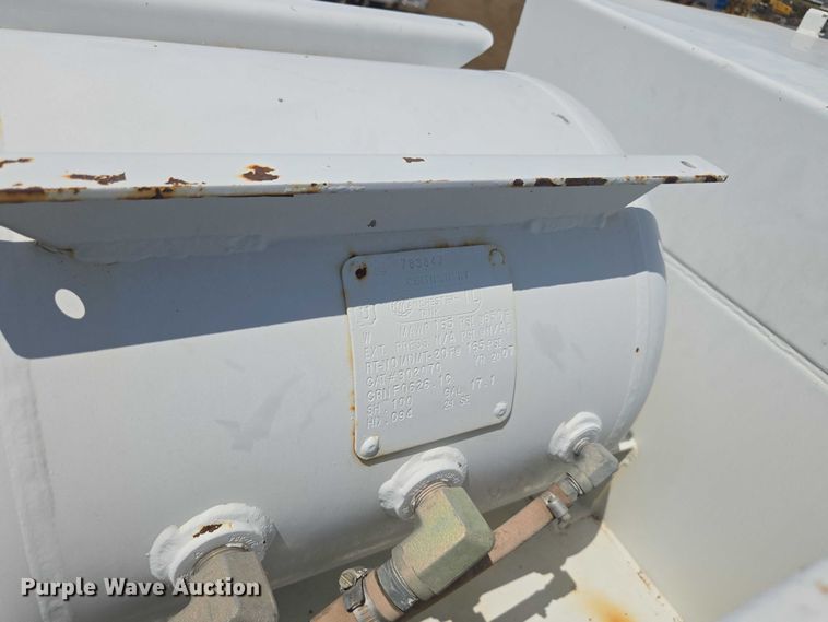 image for item FB9418 2008 Sterling L8500 fuel / lube truck