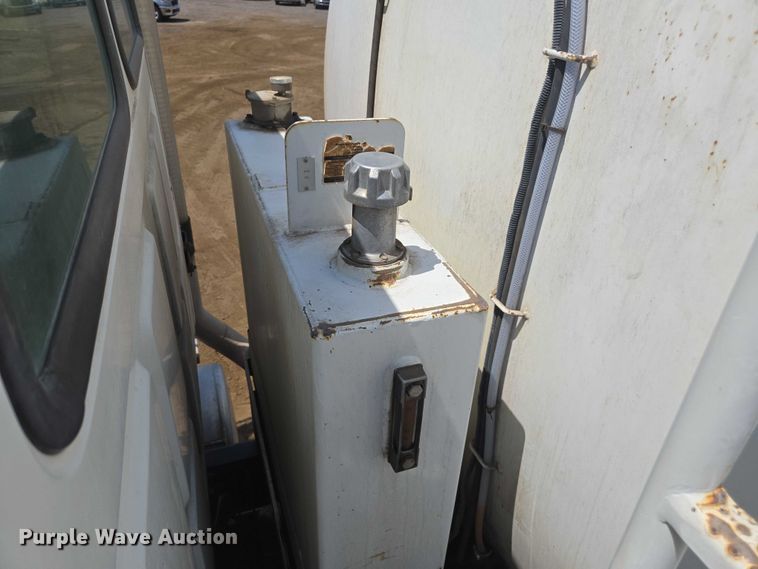 image for item FB9418 2008 Sterling L8500 fuel / lube truck