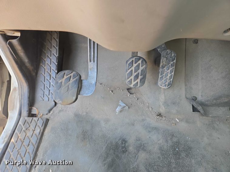 image for item FB9418 2008 Sterling L8500 fuel / lube truck