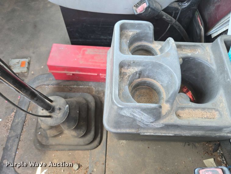 image for item FB9418 2008 Sterling L8500 fuel / lube truck