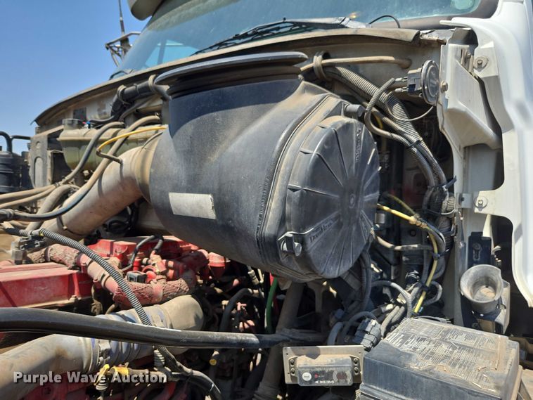 image for item FB9418 2008 Sterling L8500 fuel / lube truck