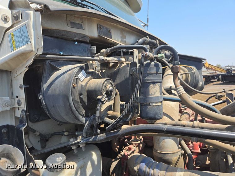 image for item FB9418 2008 Sterling L8500 fuel / lube truck