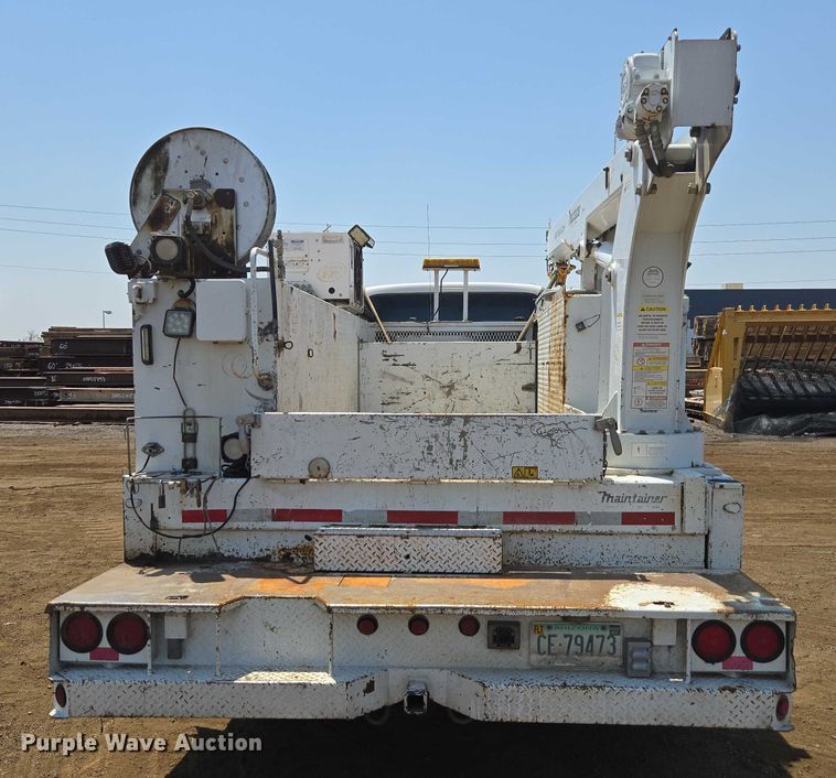 image for item FB9422 2007 Ford F750 utility / service truck