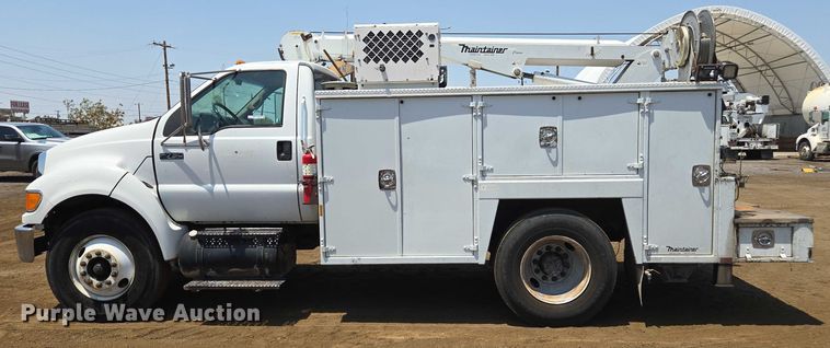 image for item FB9422 2007 Ford F750 utility / service truck