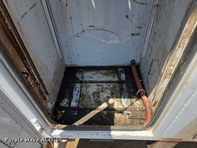 image for item FB9422 2007 Ford F750 utility / service truck