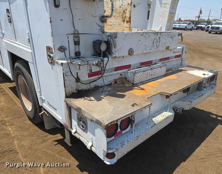 image for item FB9422 2007 Ford F750 utility / service truck