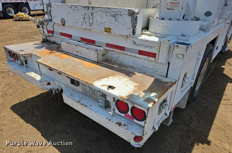 image for item FB9422 2007 Ford F750 utility / service truck