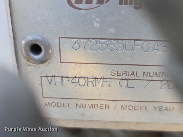 image for item FB9422 2007 Ford F750 utility / service truck