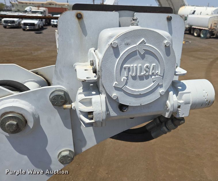 image for item FB9422 2007 Ford F750 utility / service truck