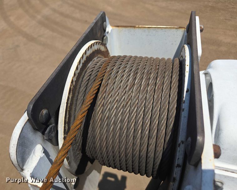 image for item FB9422 2007 Ford F750 utility / service truck