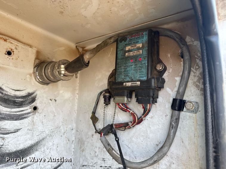 image for item FB9422 2007 Ford F750 utility / service truck