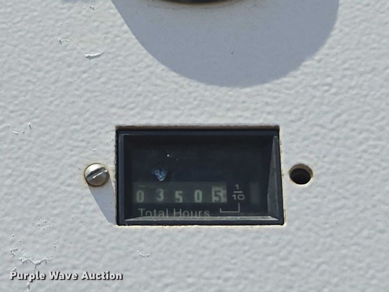 image for item FB9422 2007 Ford F750 utility / service truck