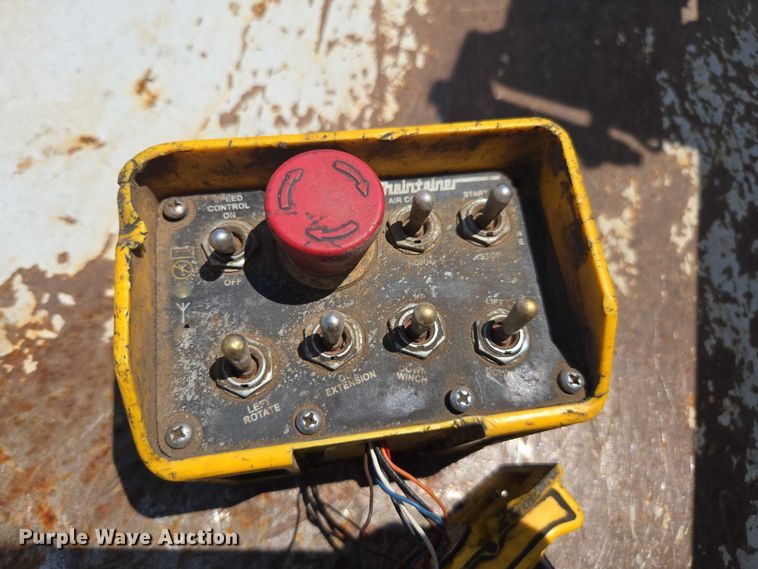 image for item FB9422 2007 Ford F750 utility / service truck