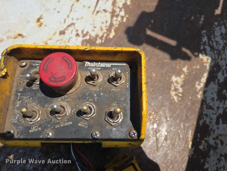 image for item FB9422 2007 Ford F750 utility / service truck