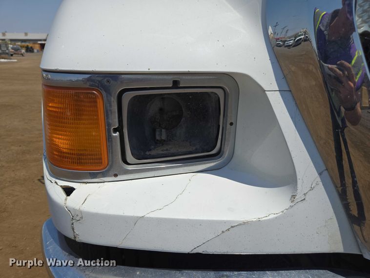 image for item FB9422 2007 Ford F750 utility / service truck