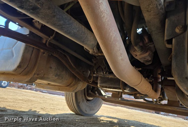 image for item FB9422 2007 Ford F750 utility / service truck