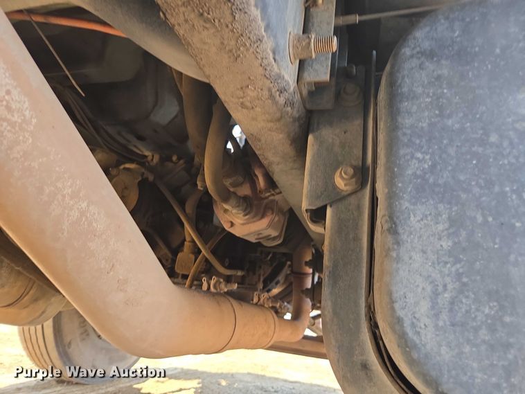 image for item FB9422 2007 Ford F750 utility / service truck