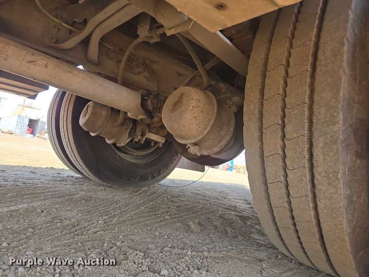 image for item FB9422 2007 Ford F750 utility / service truck