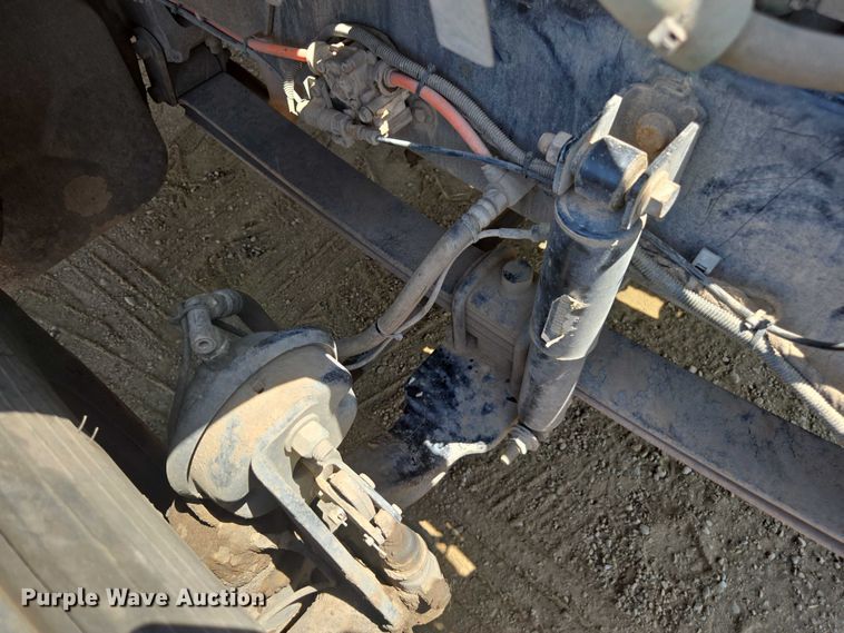 image for item FB9422 2007 Ford F750 utility / service truck