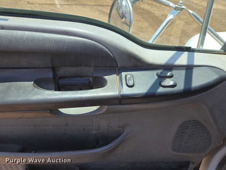 image for item FB9422 2007 Ford F750 utility / service truck