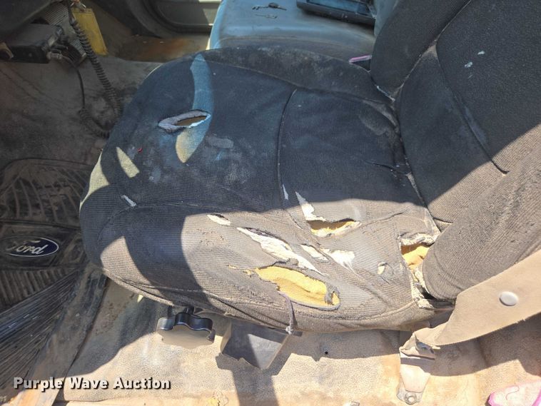 image for item FB9422 2007 Ford F750 utility / service truck