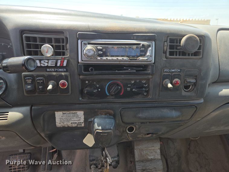 image for item FB9422 2007 Ford F750 utility / service truck