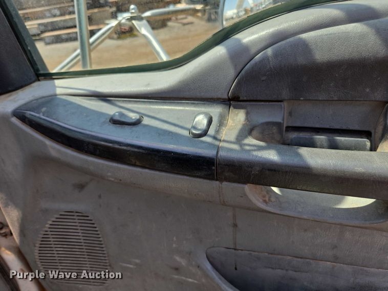 image for item FB9422 2007 Ford F750 utility / service truck