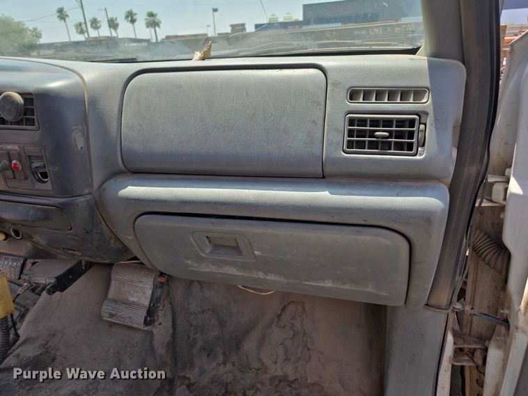 image for item FB9422 2007 Ford F750 utility / service truck