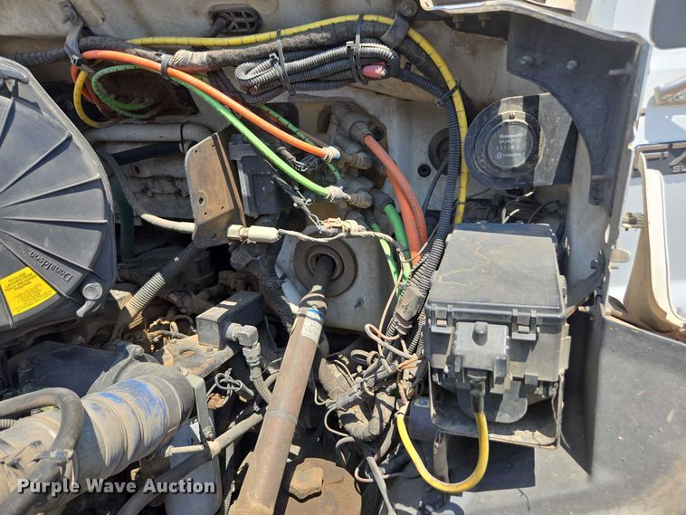 image for item FB9422 2007 Ford F750 utility / service truck