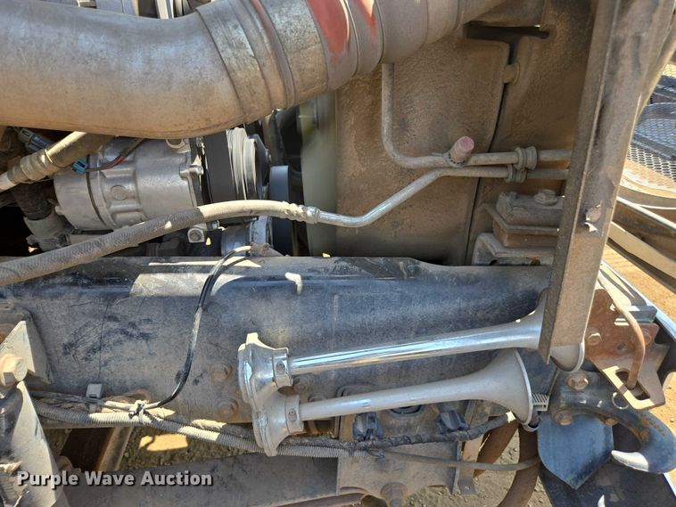 image for item FB9422 2007 Ford F750 utility / service truck