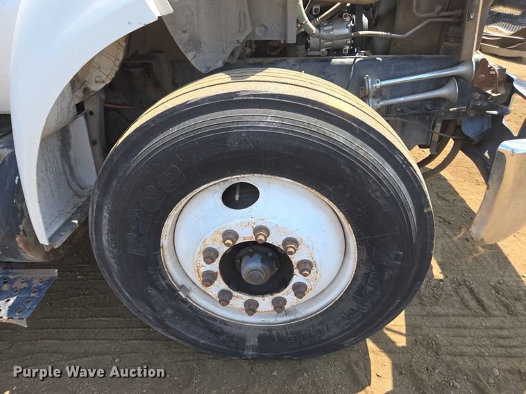 image for item FB9422 2007 Ford F750 utility / service truck