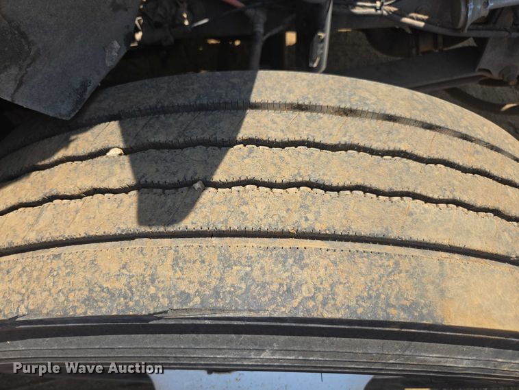 image for item FB9422 2007 Ford F750 utility / service truck