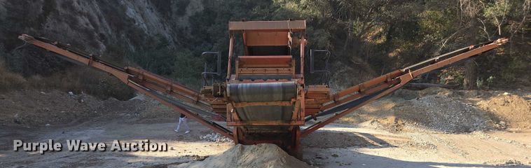 image for item FB9428 2006 Extec S3 74.9KW mobile screening plant