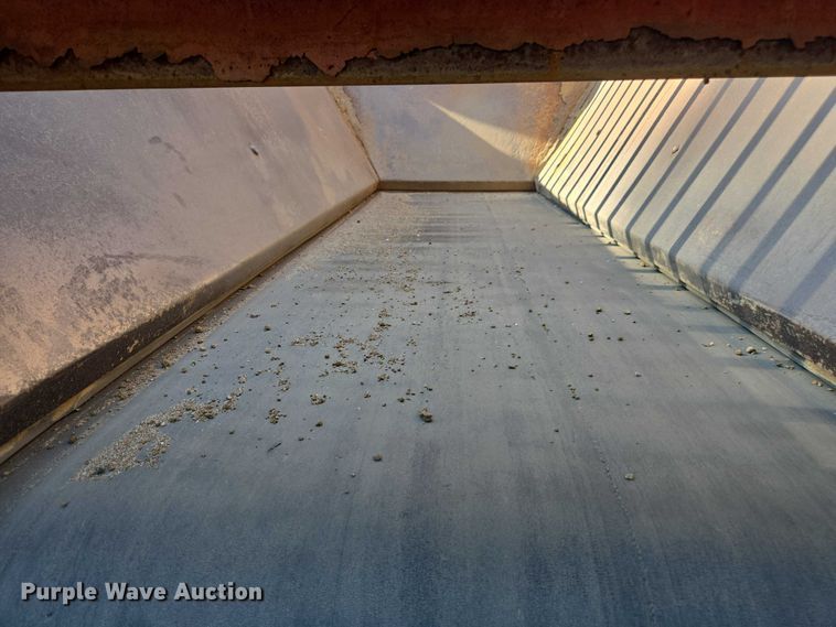 image for item FB9428 2006 Extec S3 74.9KW mobile screening plant