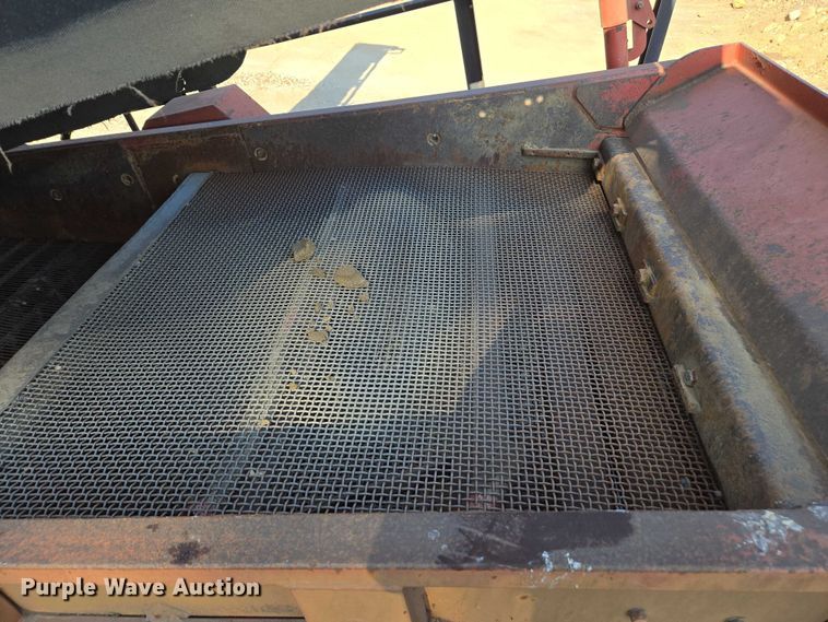 image for item FB9428 2006 Extec S3 74.9KW mobile screening plant