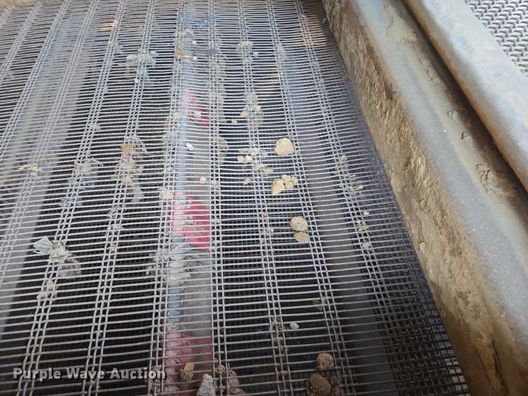 image for item FB9428 2006 Extec S3 74.9KW mobile screening plant