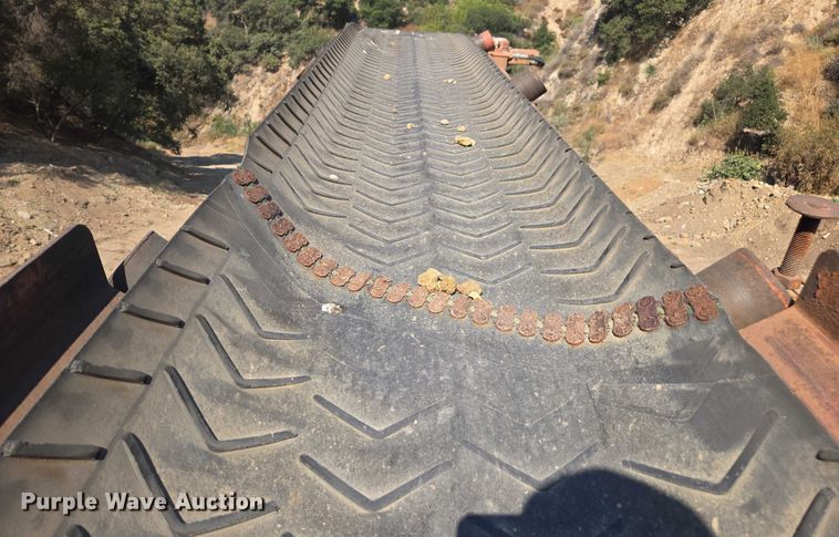 image for item FB9428 2006 Extec S3 74.9KW mobile screening plant