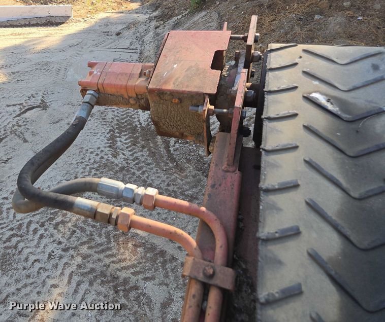 image for item FB9428 2006 Extec S3 74.9KW mobile screening plant