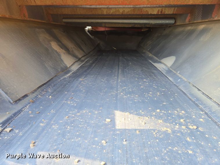 image for item FB9428 2006 Extec S3 74.9KW mobile screening plant