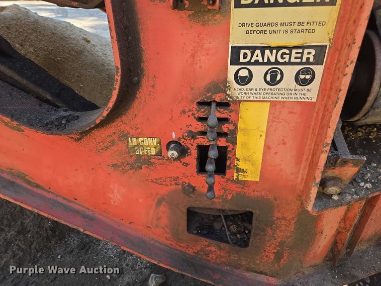 image for item FB9428 2006 Extec S3 74.9KW mobile screening plant